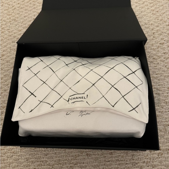 Chanel Classic Jumbo Double Flap Black Caviar Gold Hardware - Picture 13 of 13